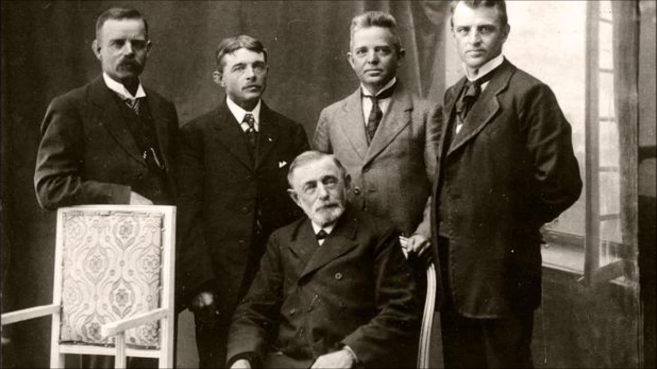 Carl Nielsens bror, Valdemar Nielsen, i samtale med Karl Bjarnhof, 1956.