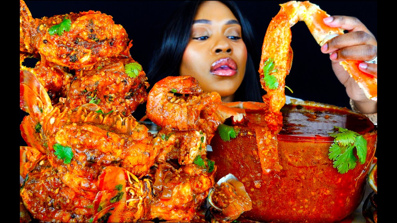KING CRAB SEAFOOD BOIL MUKBANG | SEAFOOD | MUKBANG | DESHELLED LOBSTER | SEAFOOD BOIL | ASMR EATING