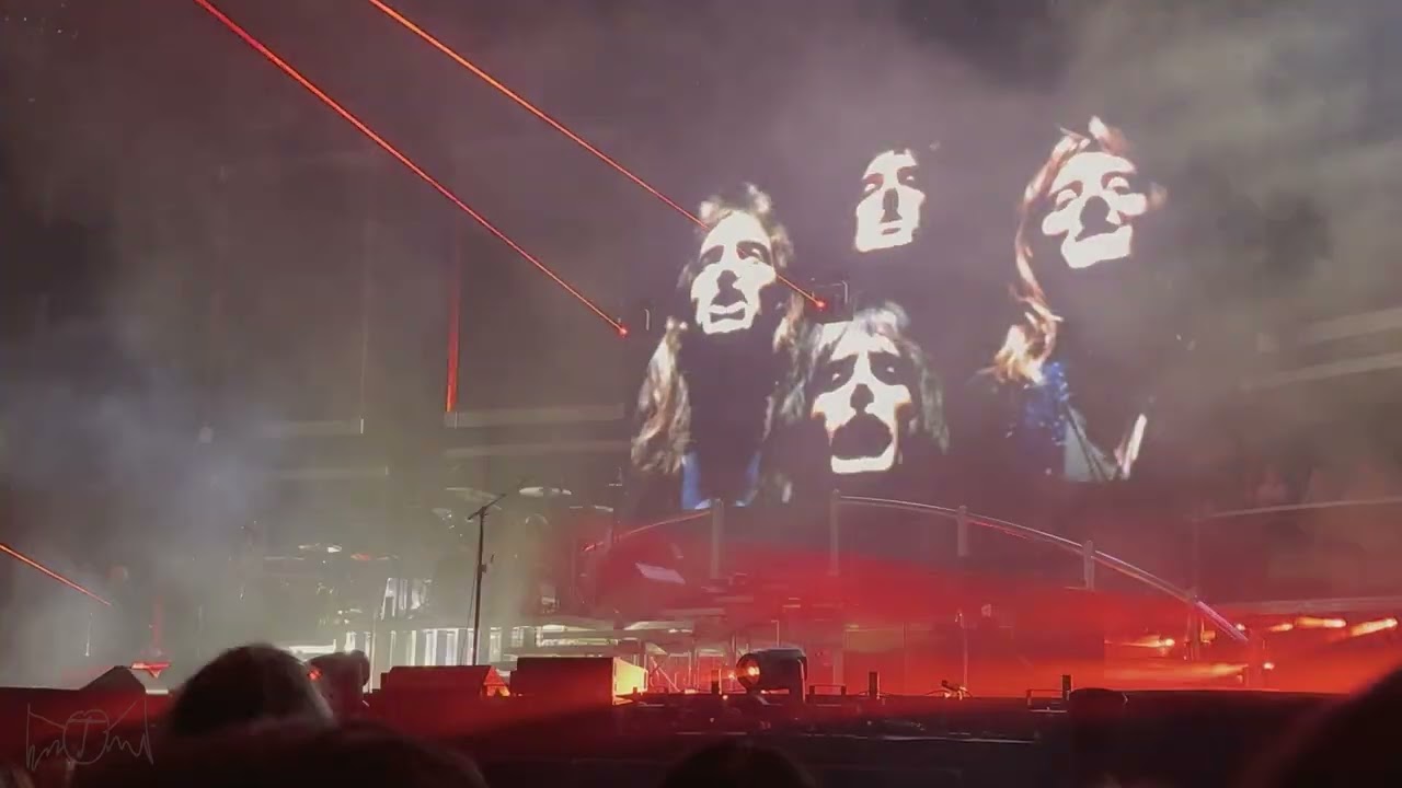 Bohemian Rhapsody [4K] - Queen + Adam Lambert (Tokyo Dome, Feb 13, 2024)