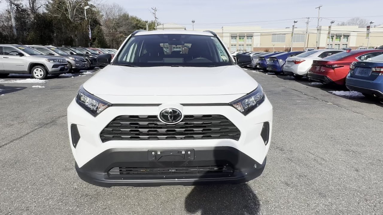 Used 2021 Toyota RAV4 LE Middle Island, Smithtown, Stony Brook, Commack, Riverhead