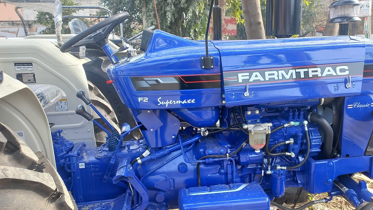 Farmtrac F2 Classic Supermax Centre Gear Show के अंदर Selincer