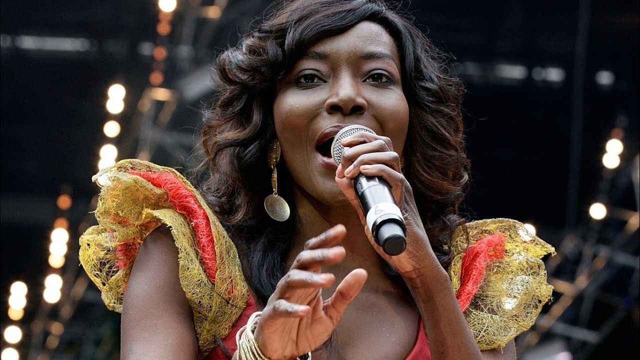 COUMBA GAWLO CONCERT RETOUR SUR SCENE - INTEGRALE ( 1ERE PARTIE )