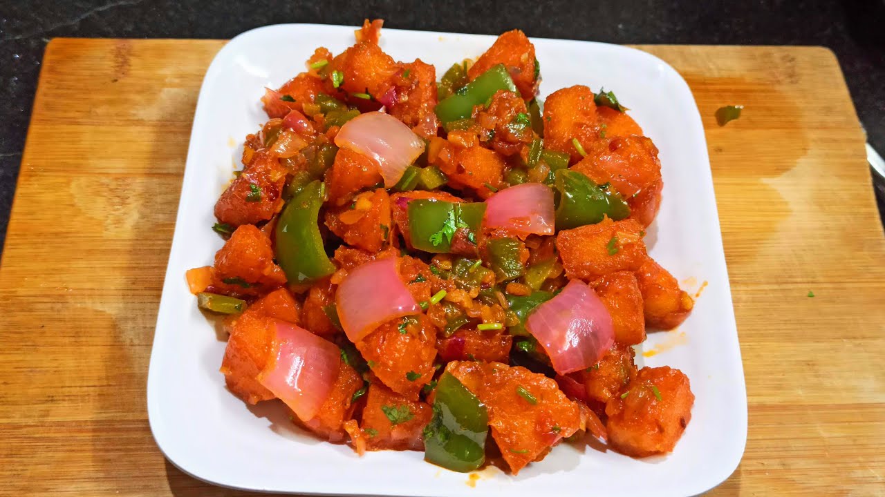 மீதமான இட்லியை  இனிமேல் வேஸ்ட் பண்ணாதீங்க !! Chilli idli Recipe in Tamil | Idli Manchurain in Tamil.