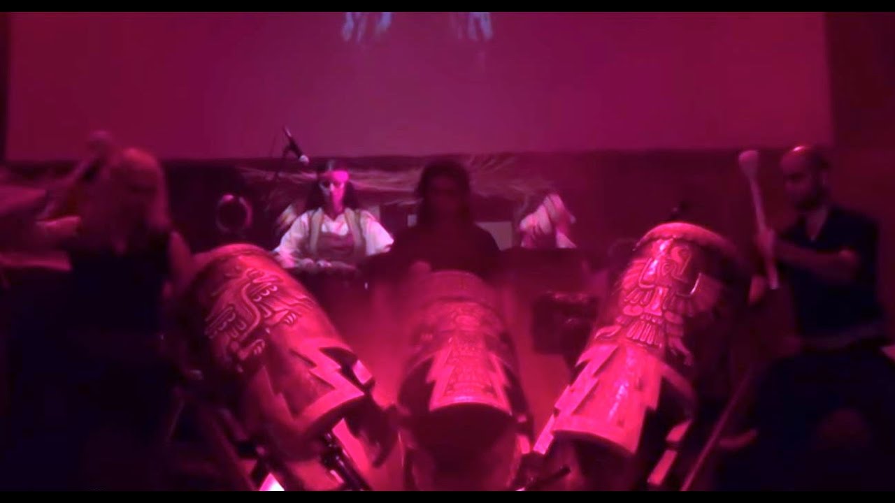 Ensamble de Percusiones Prehispánicas-Huehuetls y Teponaztlis Aztecas de la Orquesta