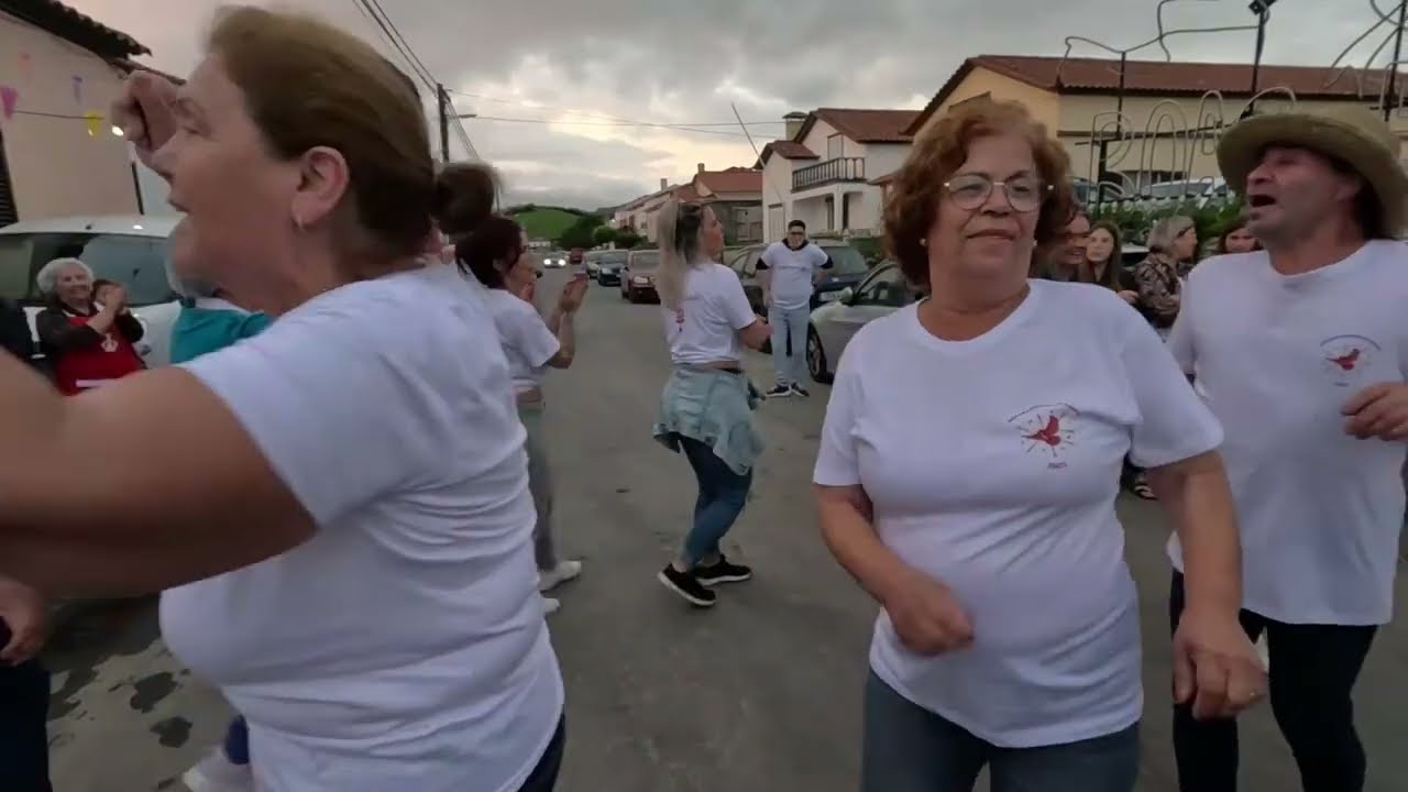 Cortejo com Animais Império da Trindade Outeiro Grupo Irmãos do Divino Espírito Santo. 01 05 2023