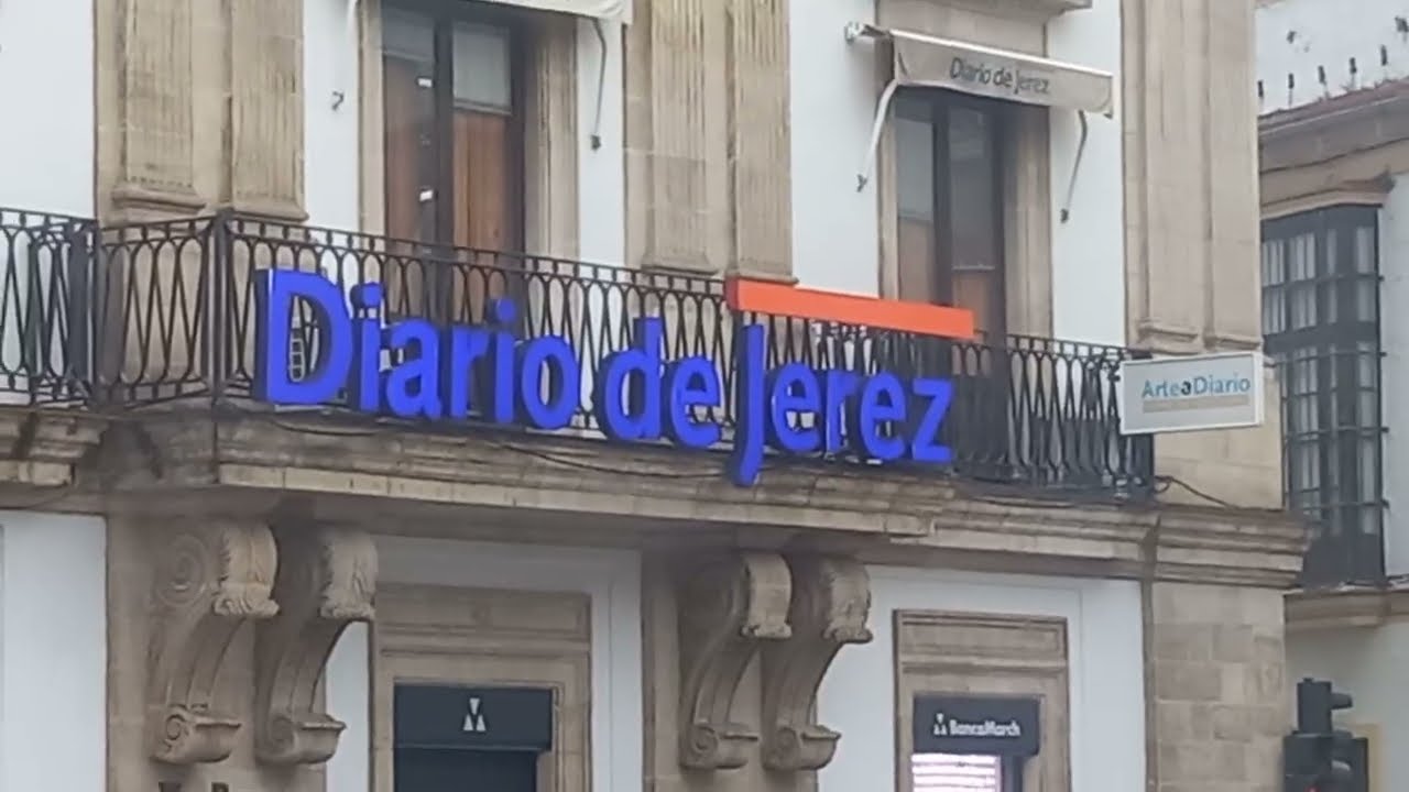 Going to work traveling by  bus 🚍 