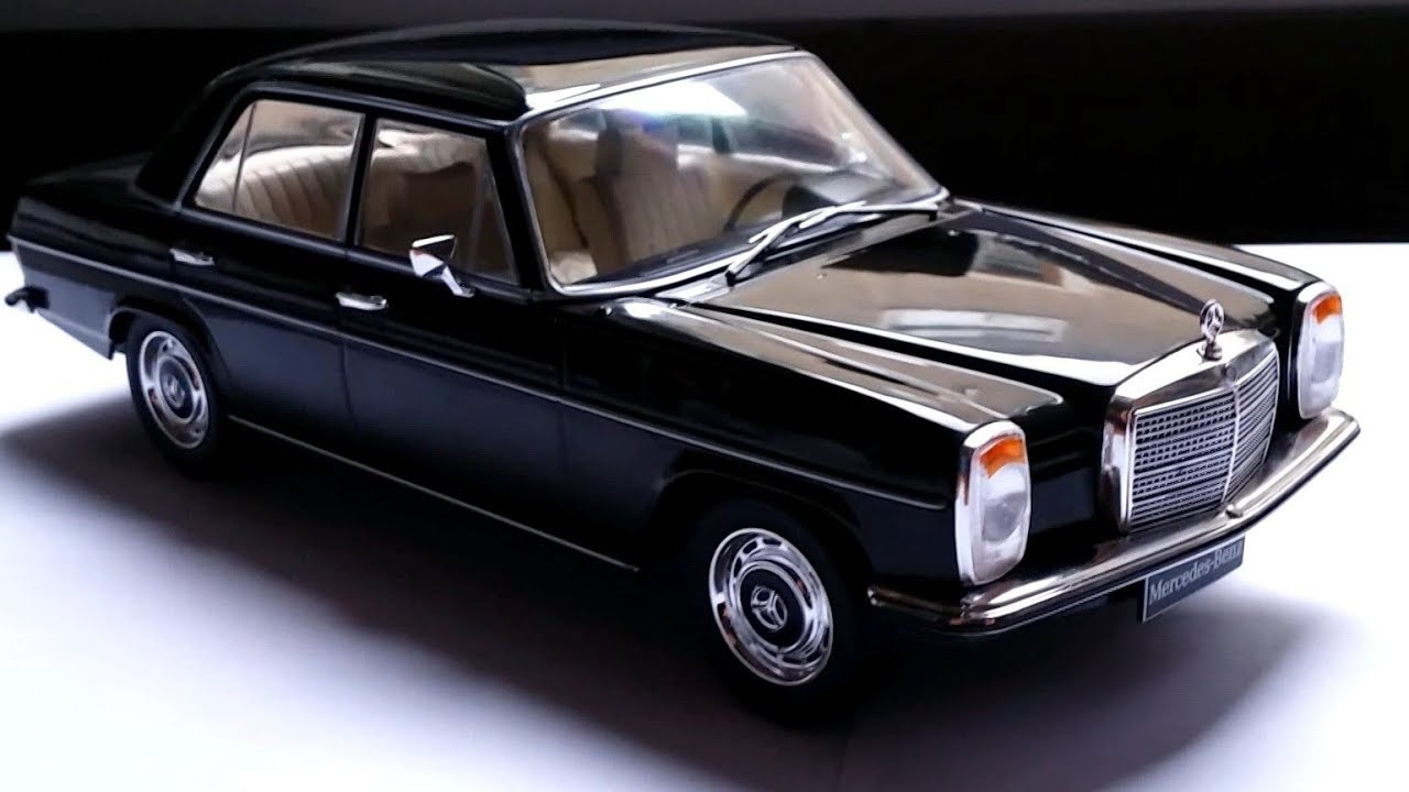 Reviewing the 1/18 Mercedes 220 /8 (W115) by Model Car Group (MCG)