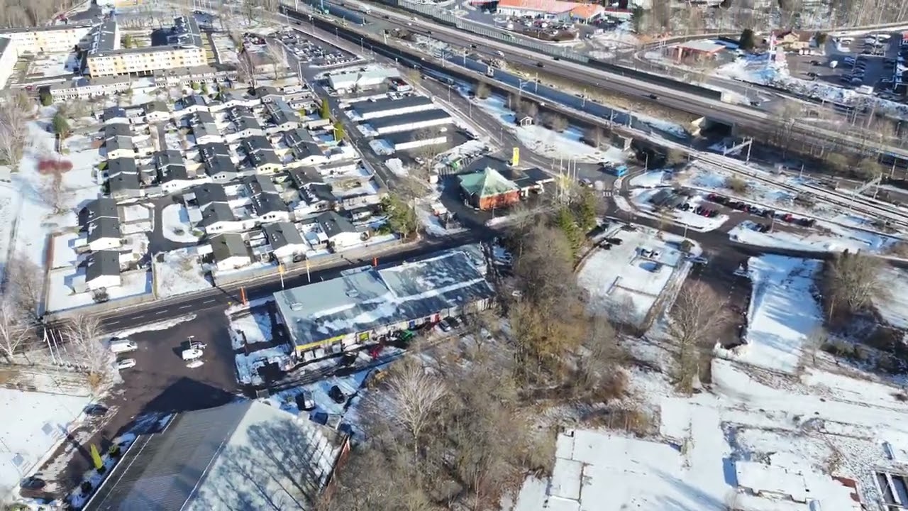 Drone and trains in Lerum. 2x single track. Index below.