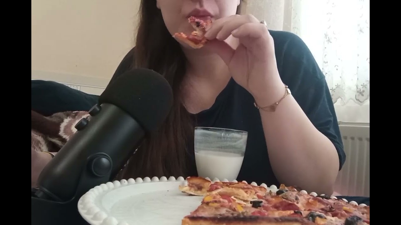CRISPY PIZZA ASMR 🍕 | Close-Up Eating Sounds | No Talking