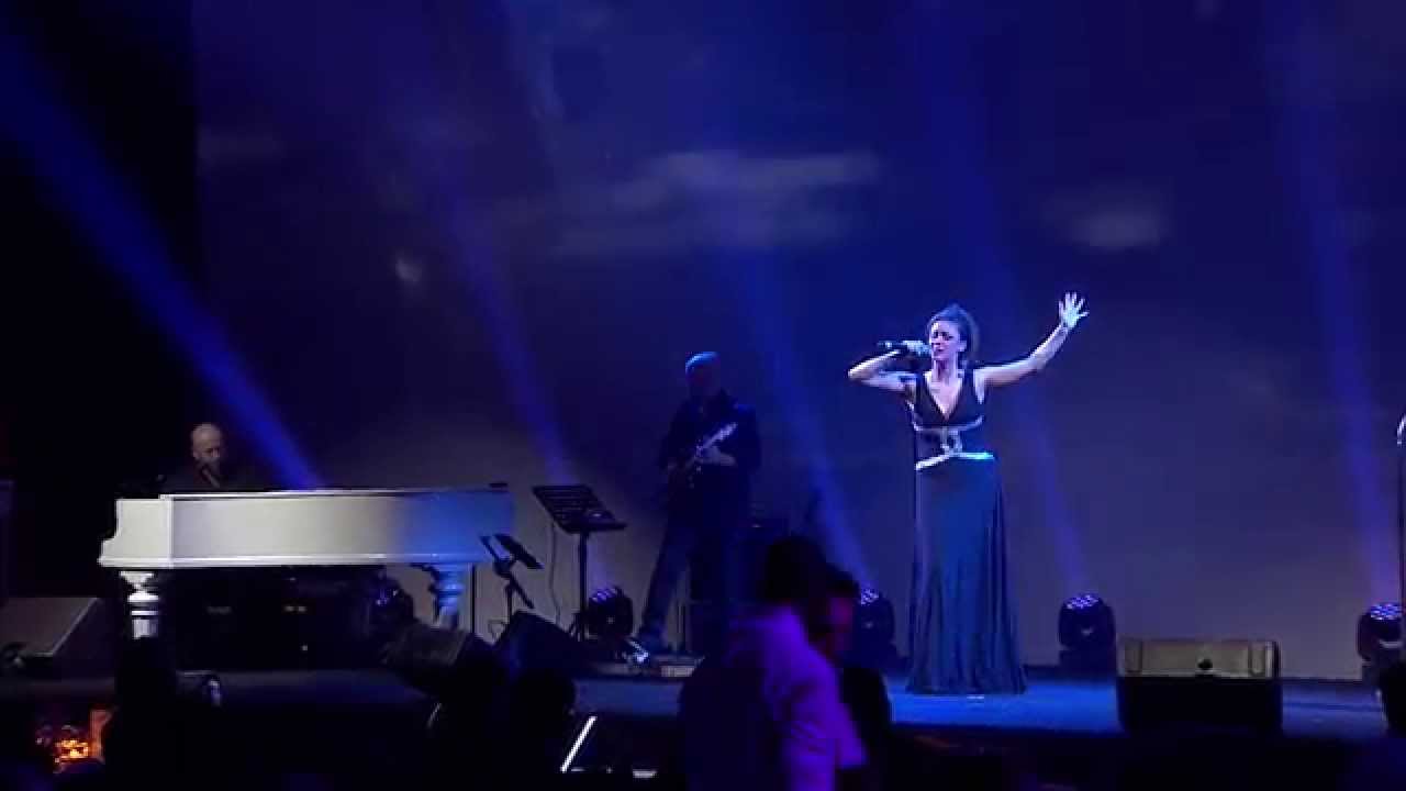 Cover Rihanna extrait Diamonds par R'Live