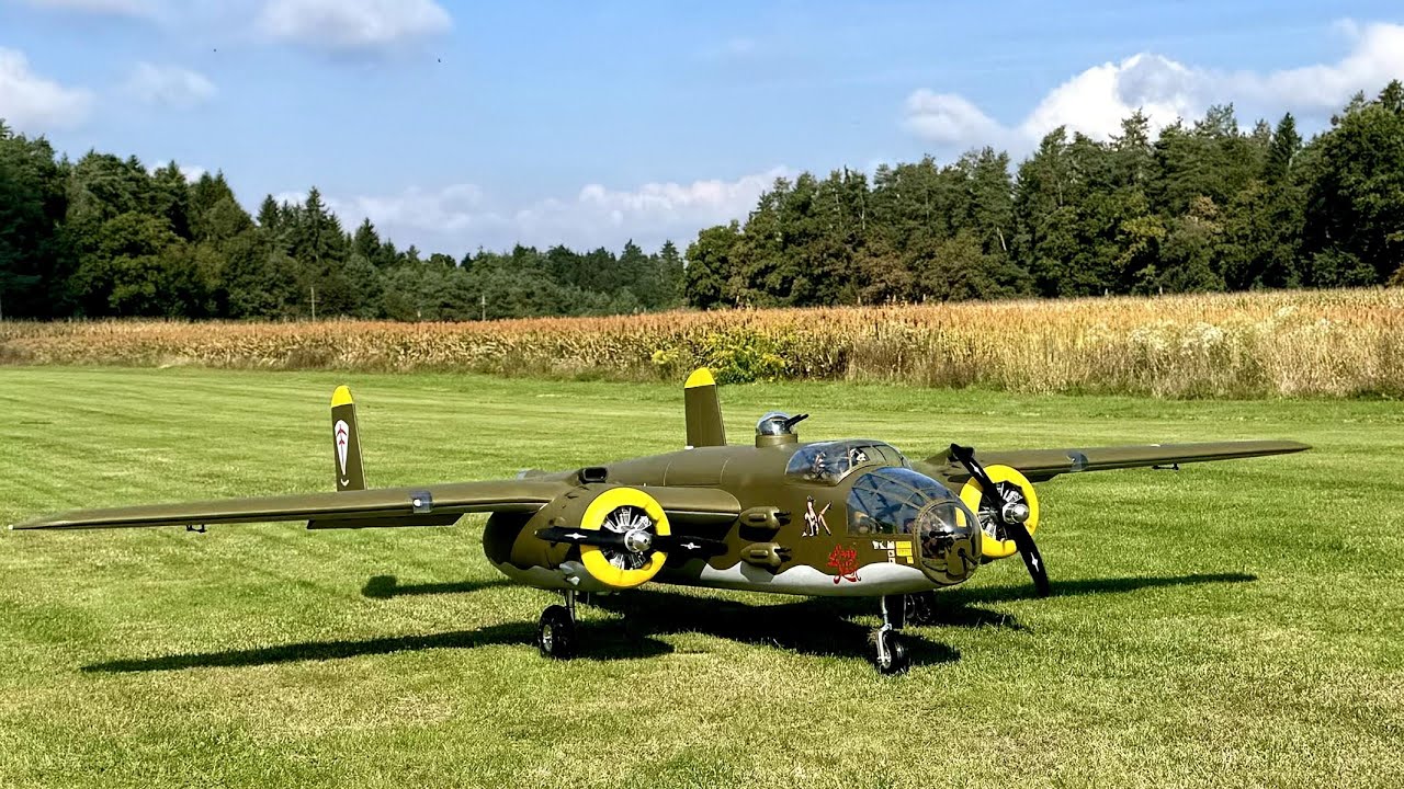 B25 Mitchell maiden flight