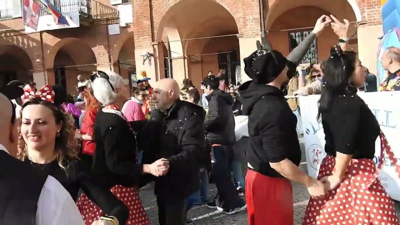 Castelnuovo Belbo - Carnevale Castelnovese - video gruppo di ballo Battito Latino