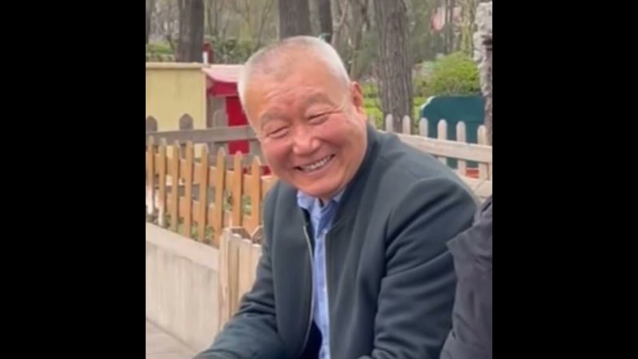 Cute grandpapa 20220530