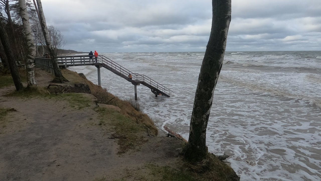 Ustka, Orzechowo sztorm 2025