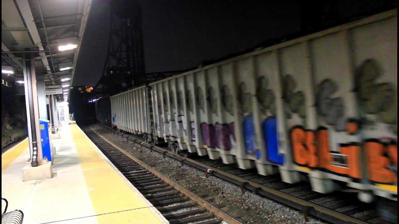 CSX Freight Train to Albany at Marble Hill Railroad Station (SD40 / SD60)