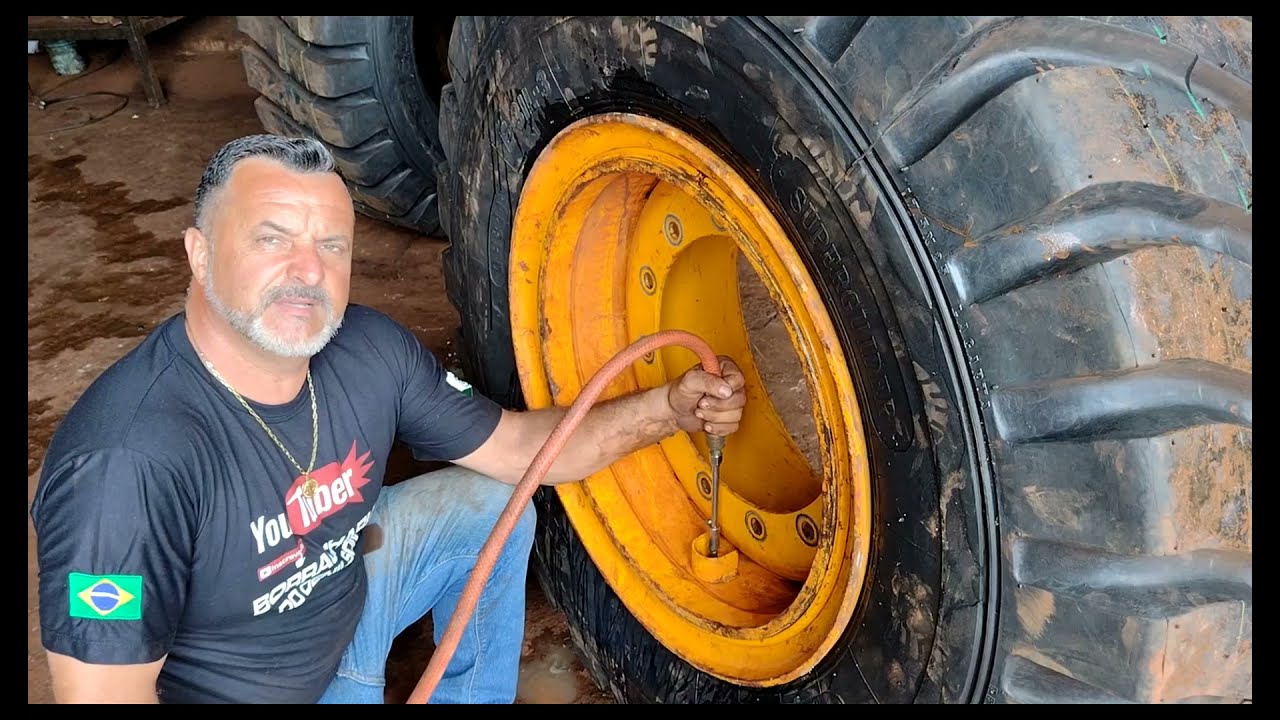 MOSTRANDO ALGUMAS TÉCNICAS PARA TROCAR UM PNEU 17-5-25 SEM CAMARA