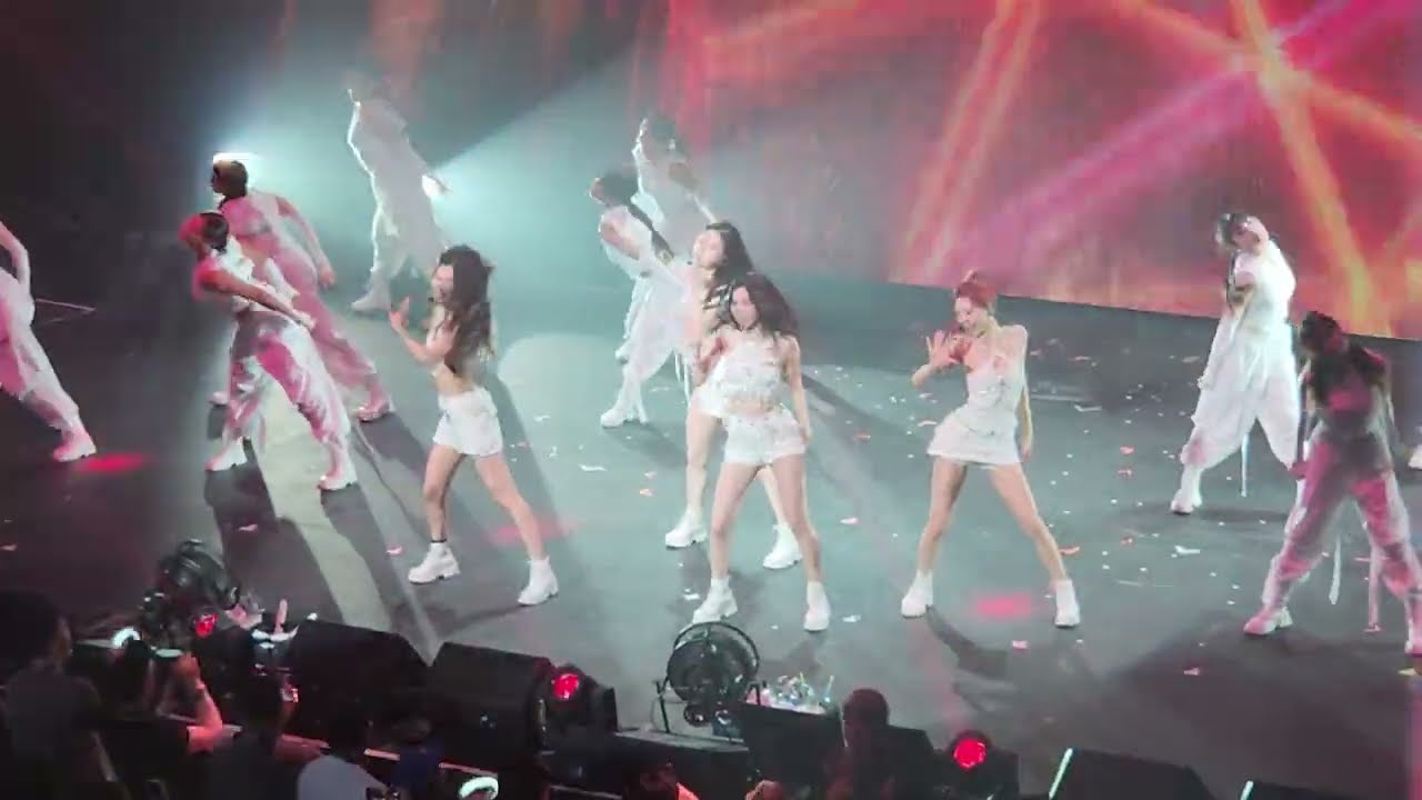 Itzy-Escalator | Atlanta 24-6-18