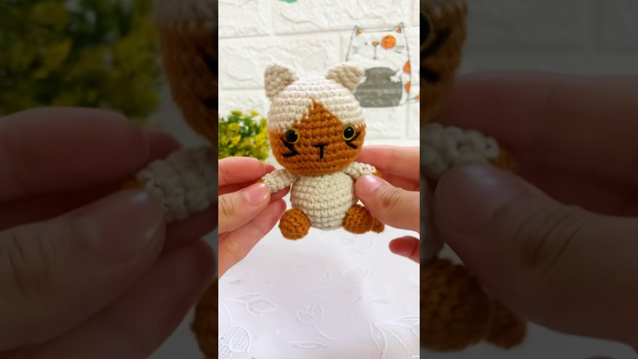 Crochet cat#knittingwithbano #flower#ytshortsindia#flower #knitting#diy#shortvideo#vira#youtubeshort