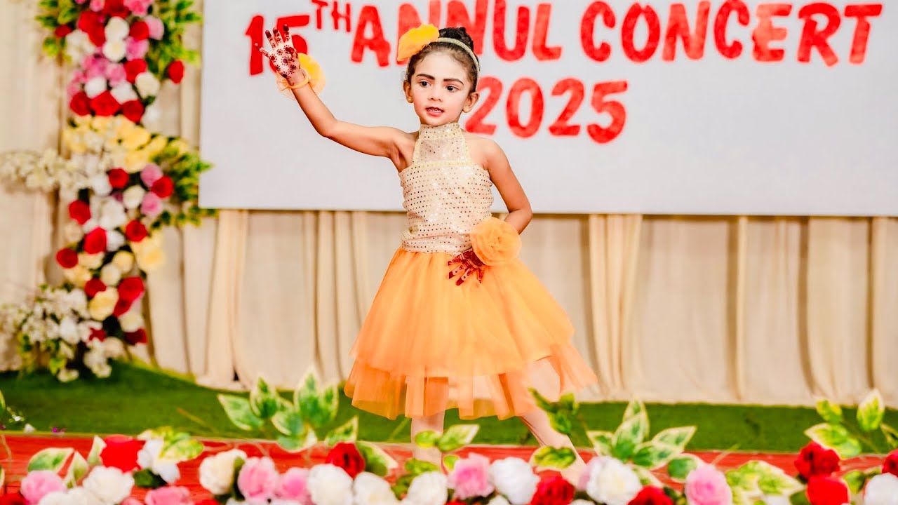 Le Gayi song dance by Little Girl💃| Preschool Stage Performance# Little wonder pre school 