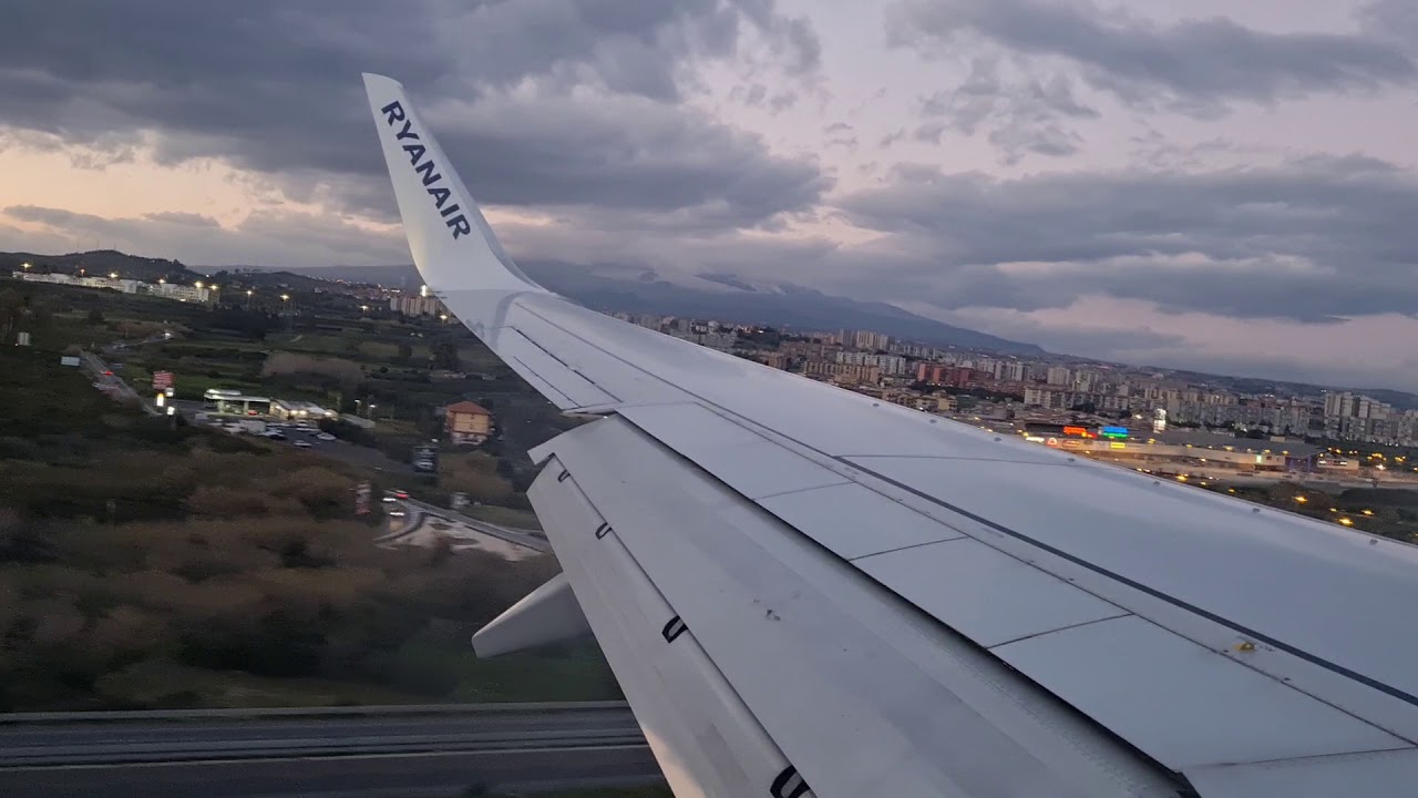 atterraggio a catania con qualche turbolenza ...