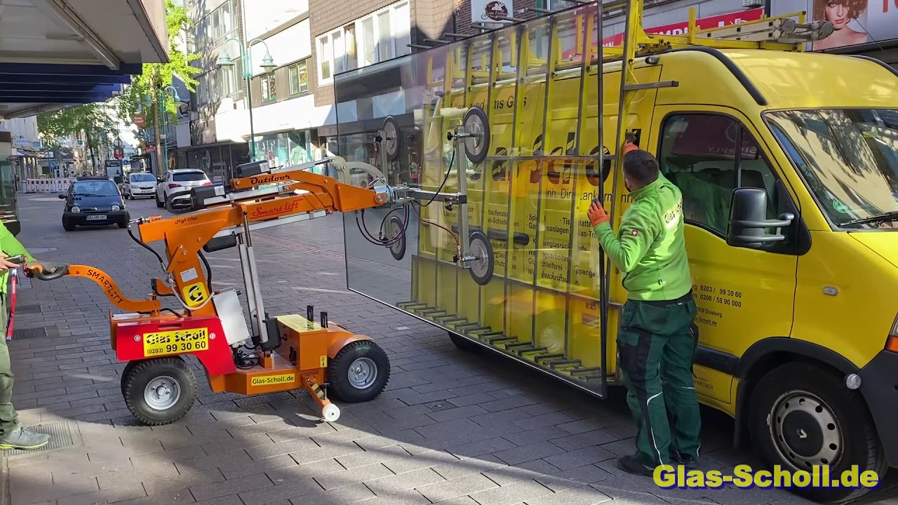 371 kg Schaufenster Glasreparatur mit dem Smartlifter von Glas Scholl