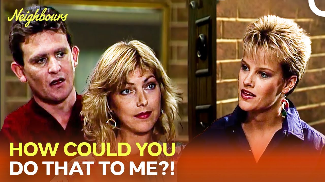 The Moment Daphne CAUGHT Des! | Neighbours (1986)