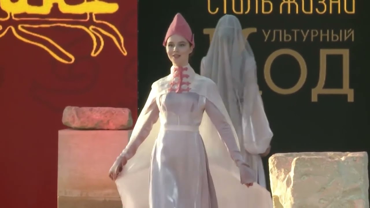 Показ ингушских модельеров в Татарстане, мастерицы  Зинаэль  Бекова и Ася Саутиева
