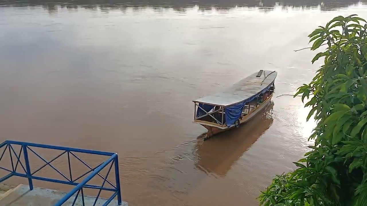 RIO SÃO FRANCISCO NA CIDADE DE MANGA MG. ELE CONTINUA BAIXANDO. INSCREVA-SE NO CANAL E DEIXE SEU LIK