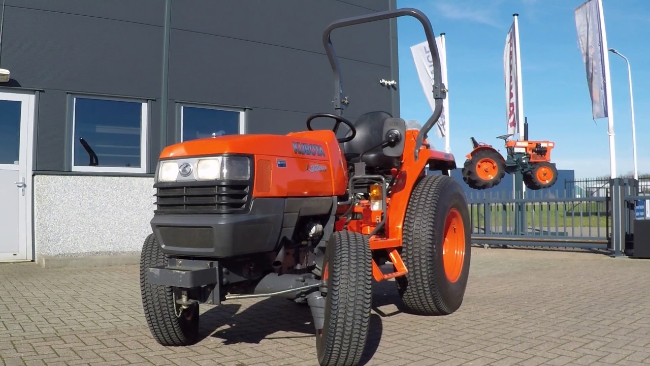 Kubota L3200 4wd / 0228 Draaiuren