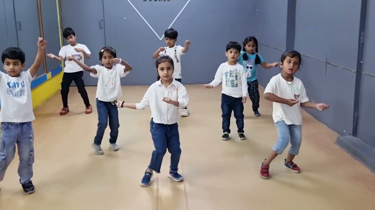 Dekhlenge Saala Dance Performance Group2