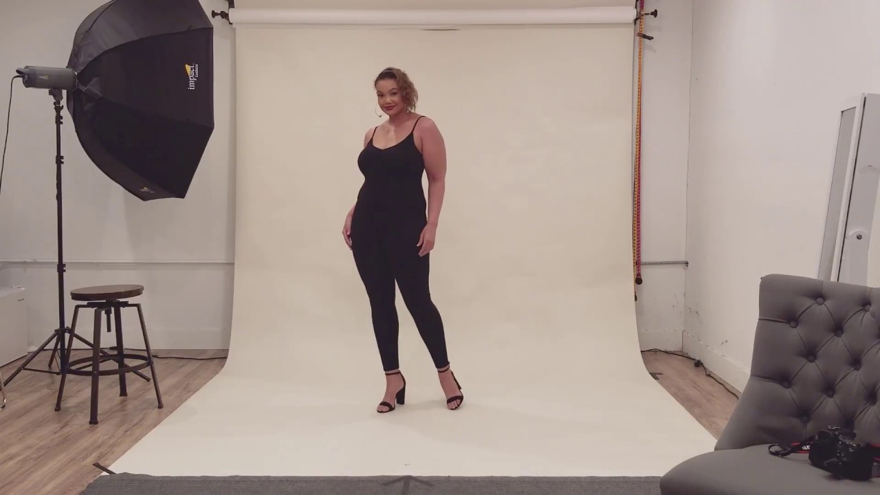 HOW TO POSE FOR PLUS-SIZE FASHION ECOMMERCE PHOTOGRAPHS