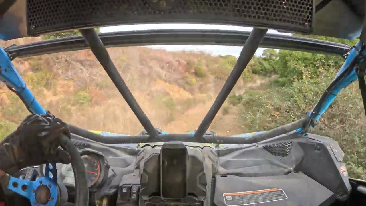 Can-Am X3 POV 🚀 Drift & Sauts derrière un Yamaha 700 Raptor