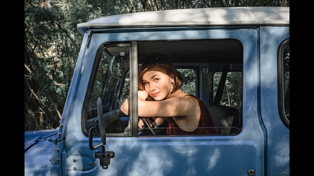 1979 Toyota Land Cruiser BJ40 (FJ40 BJ42) - Girl drives LandCruiser