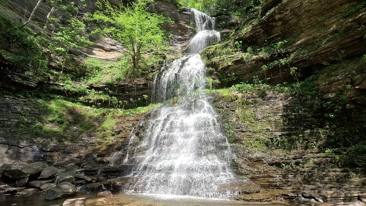 ⁴ᴷ⁶⁰ Walking to Cathedral Falls in Gauley Bridge, West Virginia