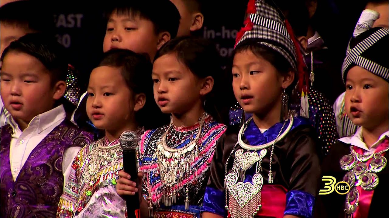 3HMONGTV: Jackson Magnet Elem. students sing Nyob Zoo Nyob Zoo at Hmong MN New Year 2016.