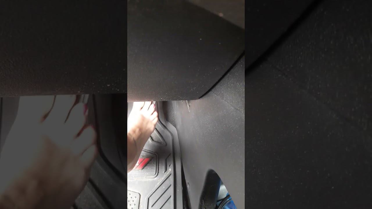 foot fetish, love to drive. barefoot engine revving.