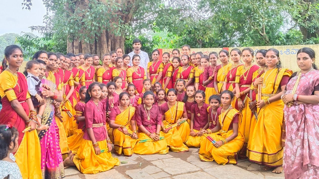 Hare Srinivasa kolatam ప్రతి మనిషి మాలిక కోలాటం కోపు బ్యాచ్ వడ్డిగూడెం # వెంకటేష్ మాస్టర్ 6305581195