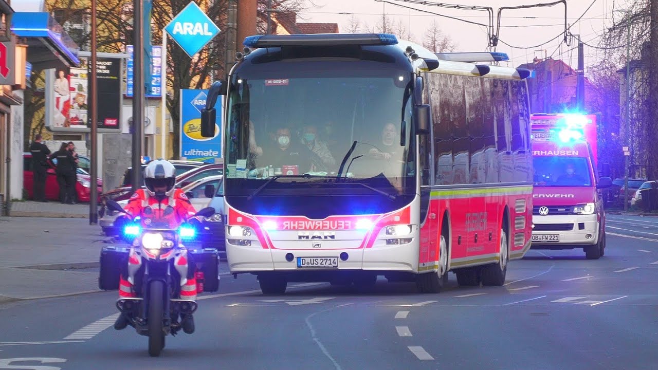[Bombenfund in Essen-Huttrop] Einsatzfahrten bei Evakuierungsmaßnahmen
