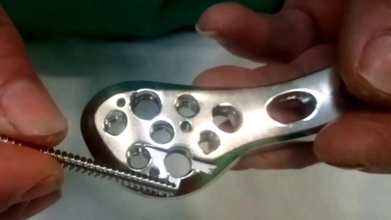 Axos de Femur distal 2 de 3  Montar guía percutámea