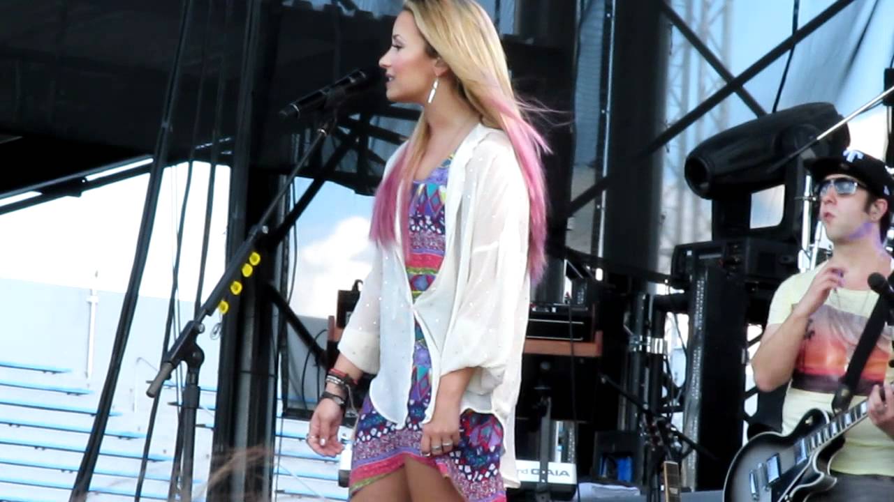 Who's That Boy - DEMI LOVATO SUMMER TOUR CONCERT (soundcheck) - JUNE 23, 2012 ♡ HERSHEY