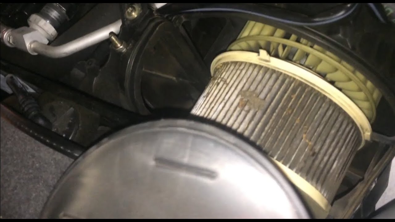 Porsche 993C4S - Changing the cabin polen filters