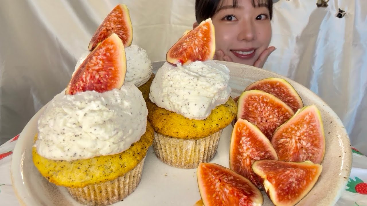 【咀嚼音/ASMR】いちじくと紅茶のマフィンを食べる動画🍰🍰🍰〜あれもうハロウィンってほんと？🎃〜【eating sounds】
