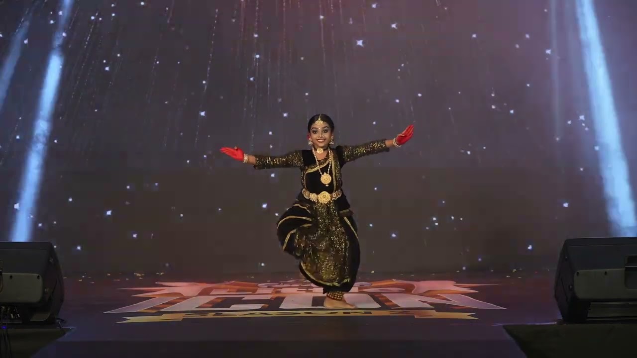 varaha roopam dance cover by punnya S Pradeep in Lulu mall Tvpm as guest