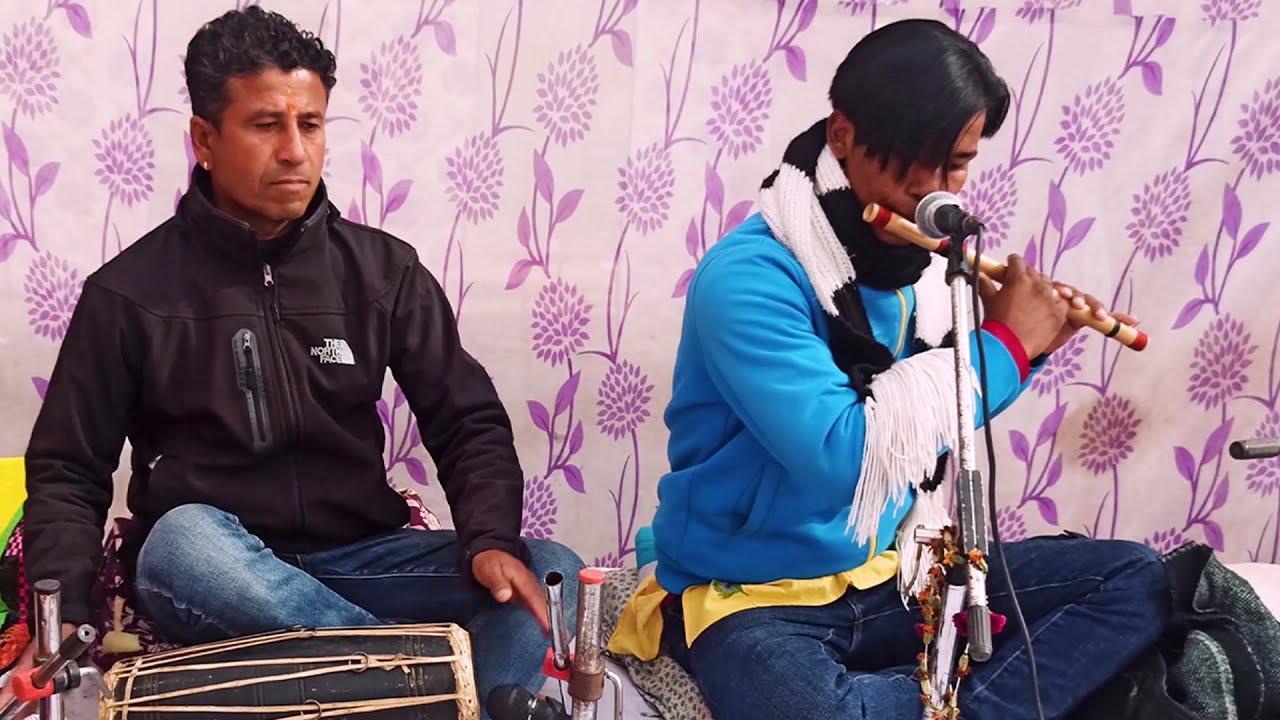 चर्चित लोक धुन तान्सिन्को मिनी बस देवराज गिरिको मादलमा मान बहादुरले बासुरी बजाए