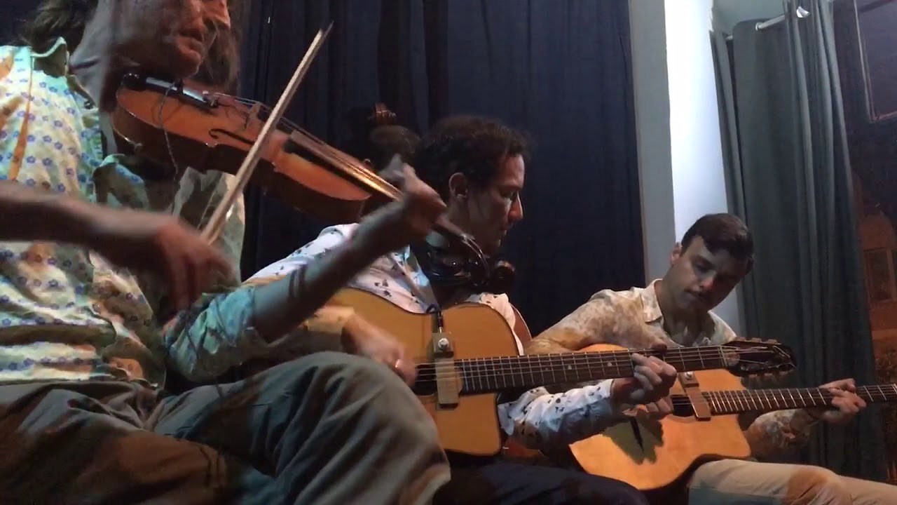 Gypsy Jazz live at Cafe L’Apostrophe