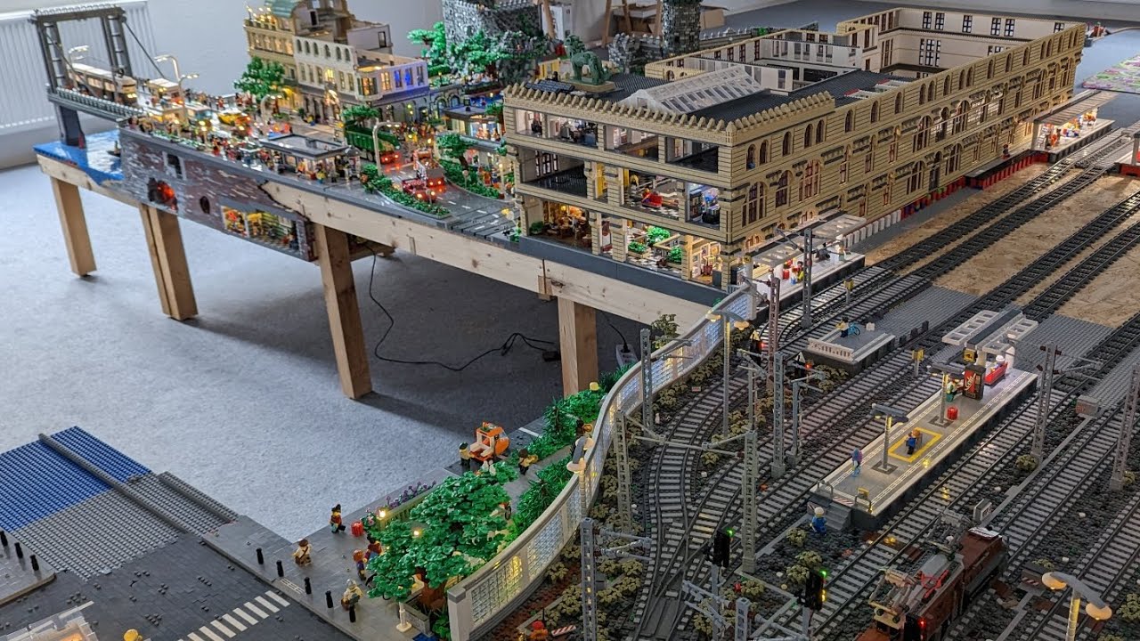 350.000+ LEGO® Steine: Großer Stadtrundgang durch die Brick World!