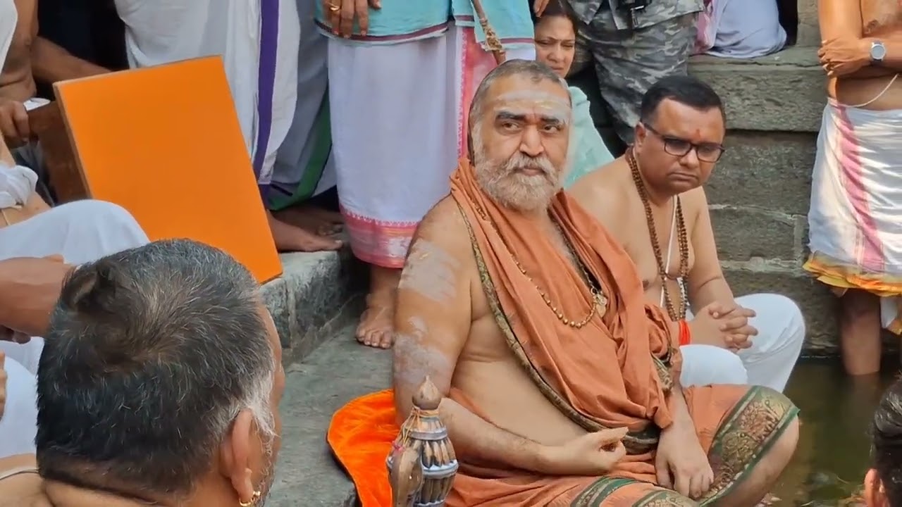 காஞ்சி காமாட்சி அம்மன் கோயிலில்  தீர்த்தவாரி உற்சவம்