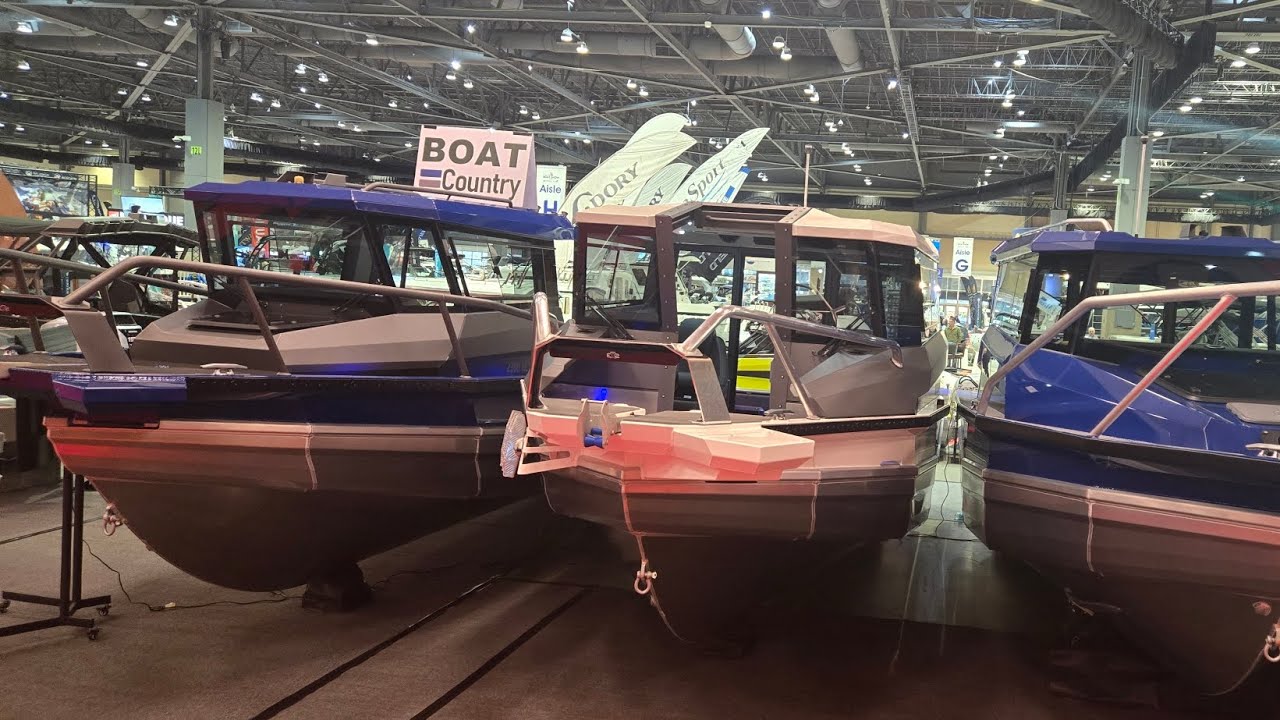 Stabicraft 2350 UCC and 2350UCWT  comparison. 