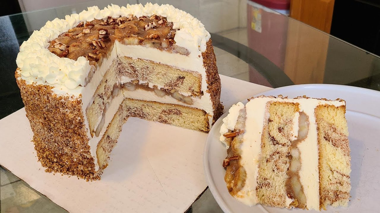 Bananas Foster Ice cream cake | An ice cream rum cake made with one of New Orleans classic desserts.