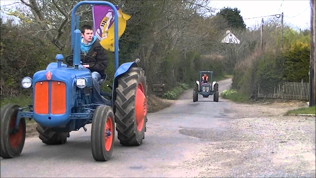 Vintage tractor road run